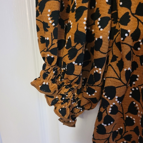 Melloday Woman's Top - Picture 3 of 5